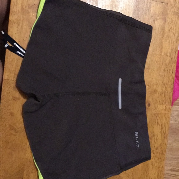 Nike running shorts - Picture 2 of 5